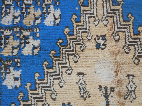 Akziz Vintage Moroccan Rug  6'6" x13'5"