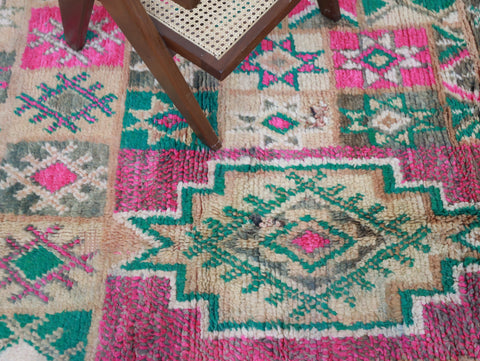 Tinireft Vintage Moroccan Rug  5'9" x9'8"