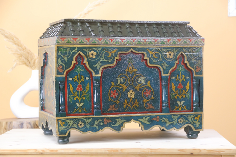 Qimrasin Vintage Wood Chest