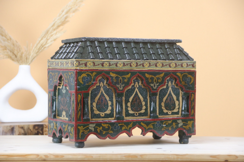 Hindaz Vintage Wood Chest